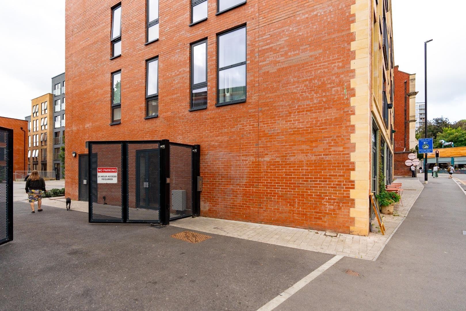 Carmen beckford street stokes croft 34905551 olh02234