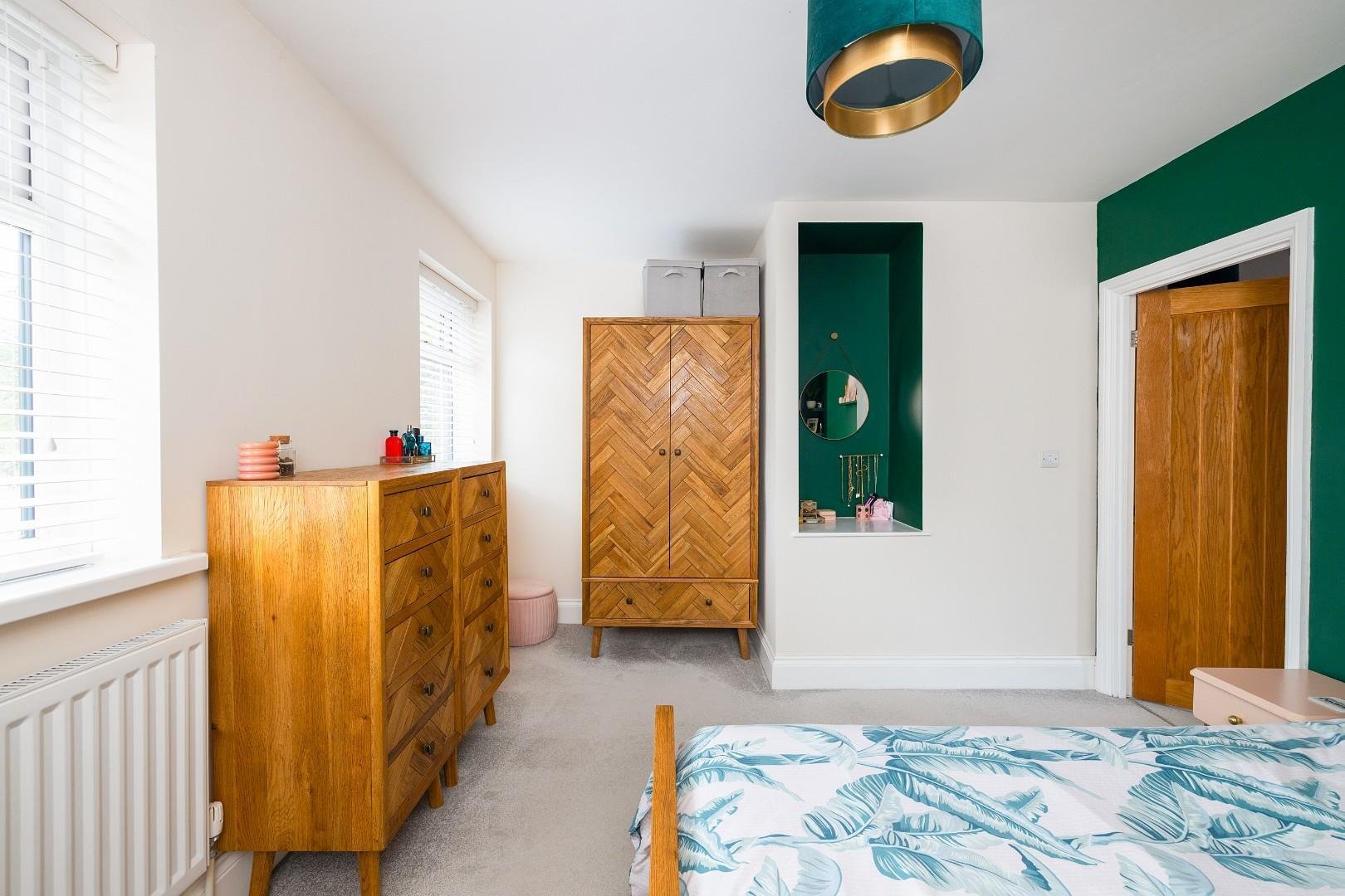 Clare road kingswood 34021882 cd7 a9215