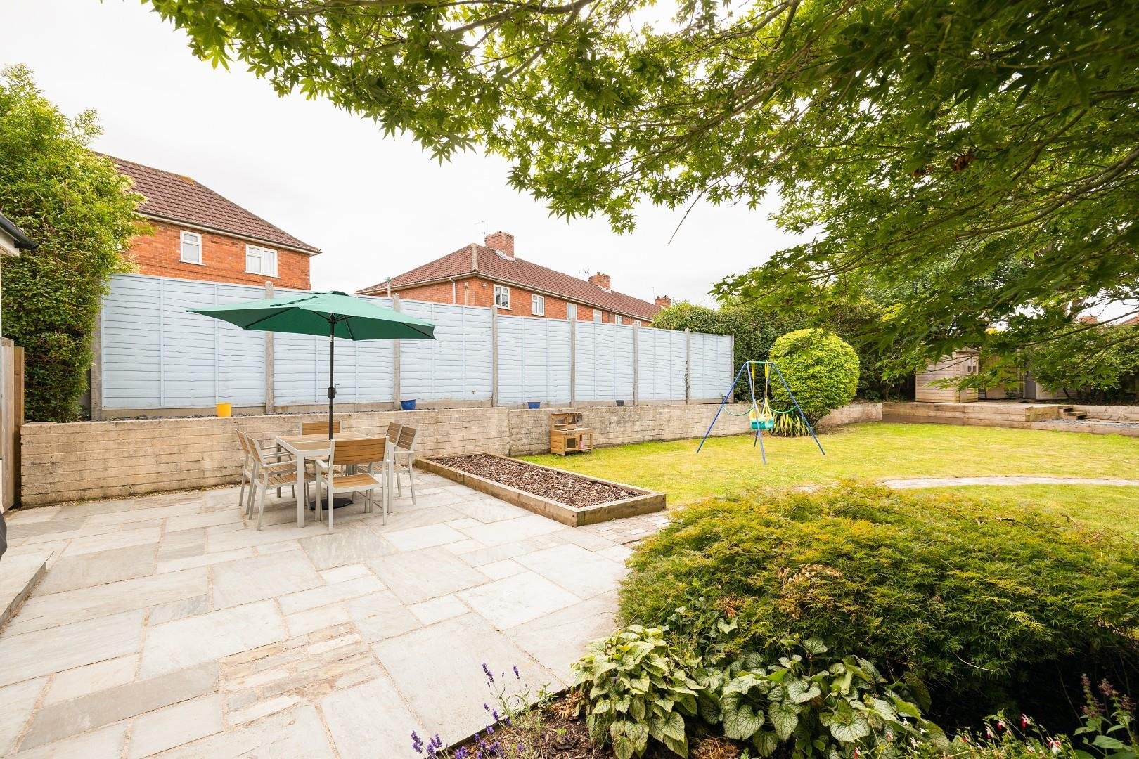 Clare road kingswood 34021882 cd7 a9238
