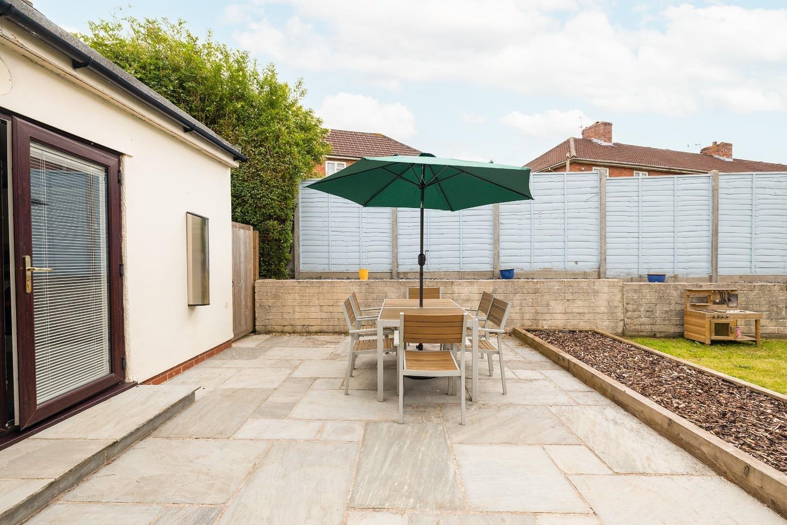Clare road kingswood 34021882 cd7 a9240