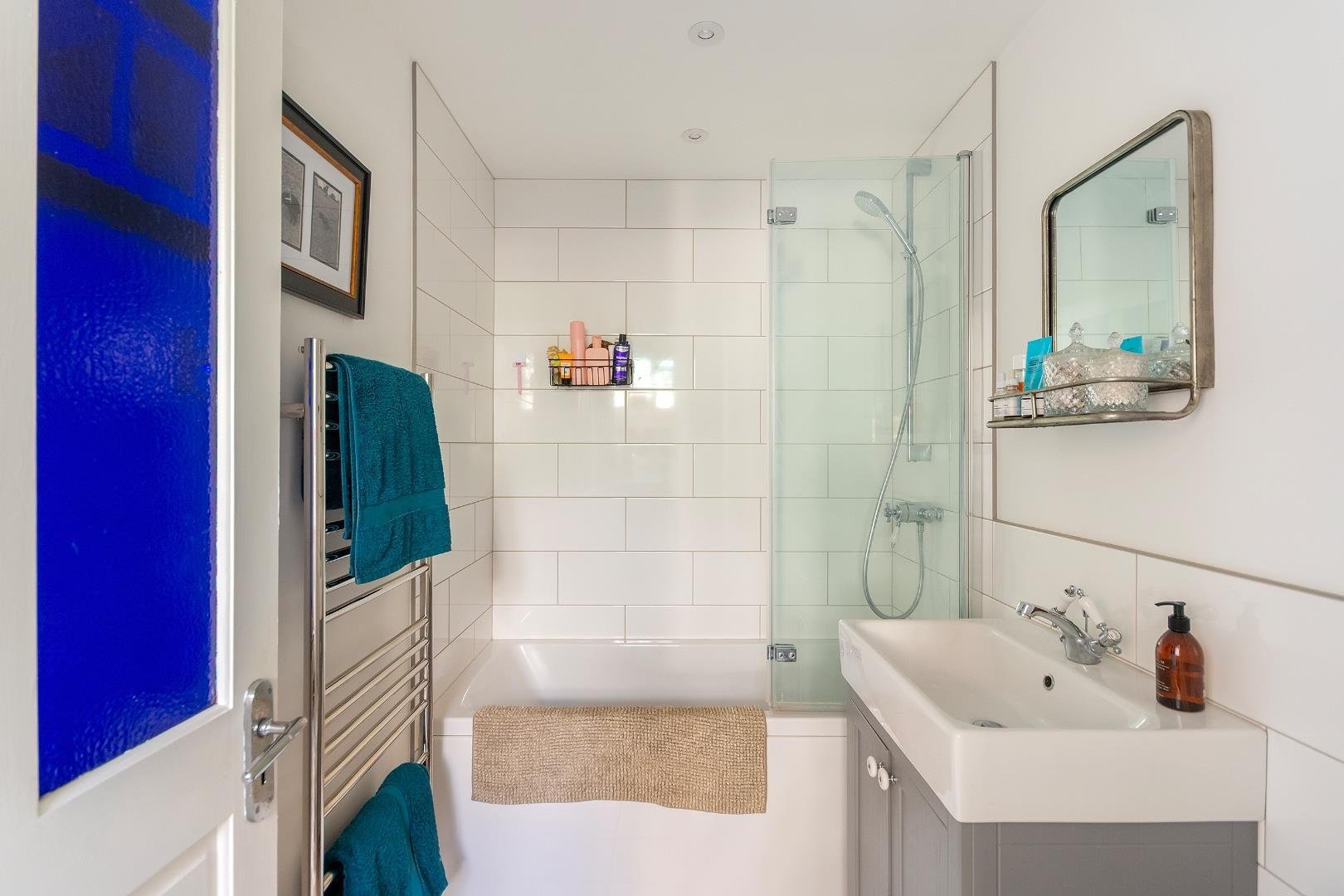 Clifton view totterdown 34588852 0 c6 vtn bathroom b