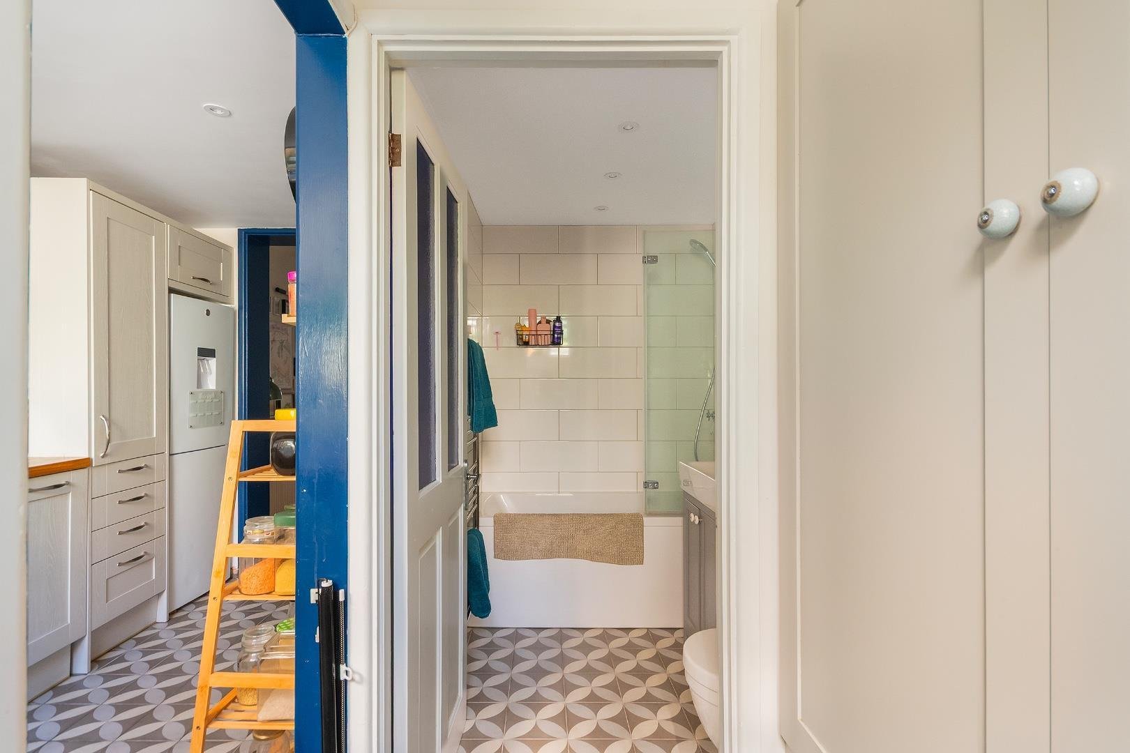 Clifton view totterdown 34588852 0 c6 vtn rear hallway a