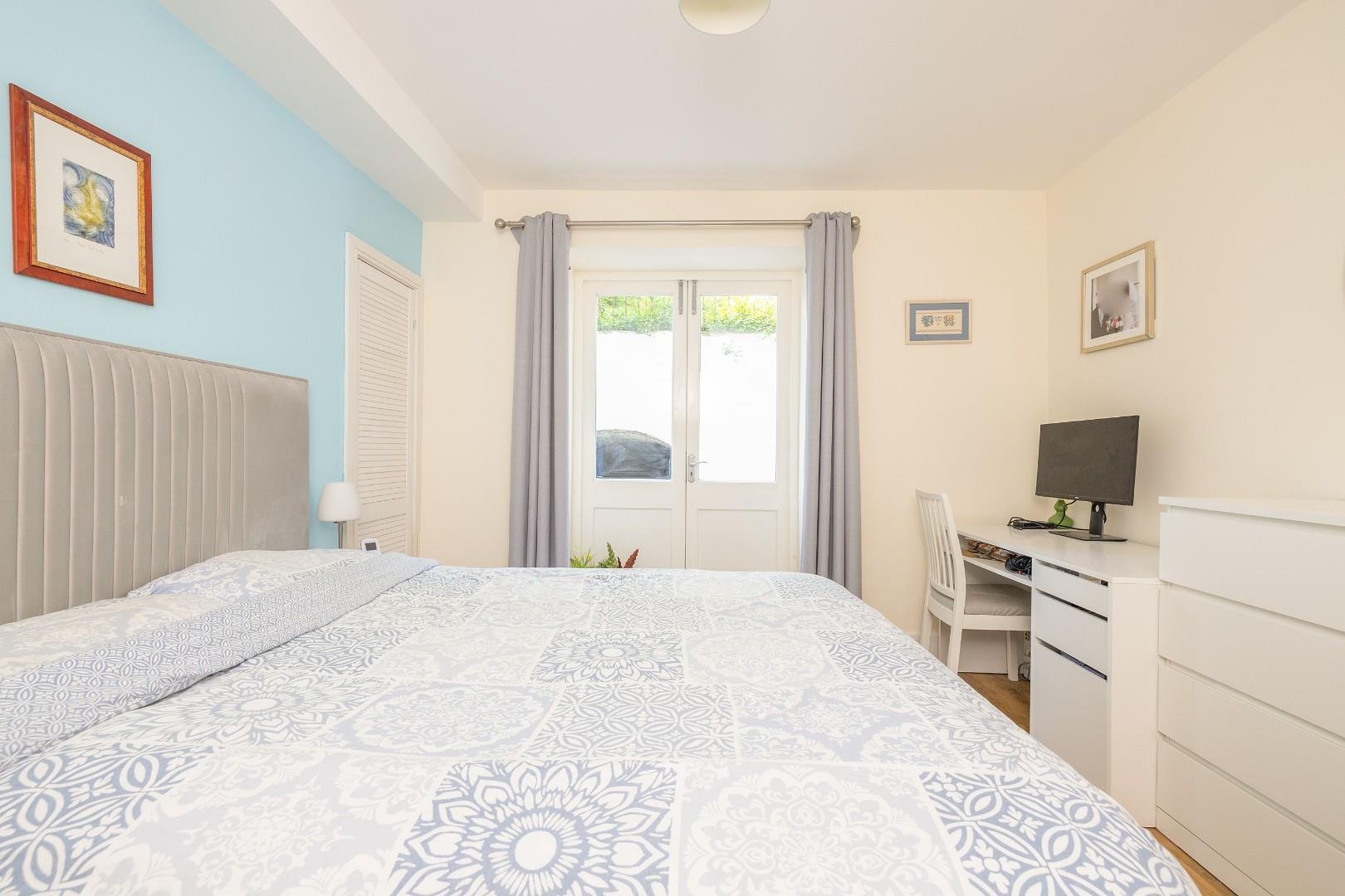 Cotham road cotham 33879720 00007 cd7 a7718