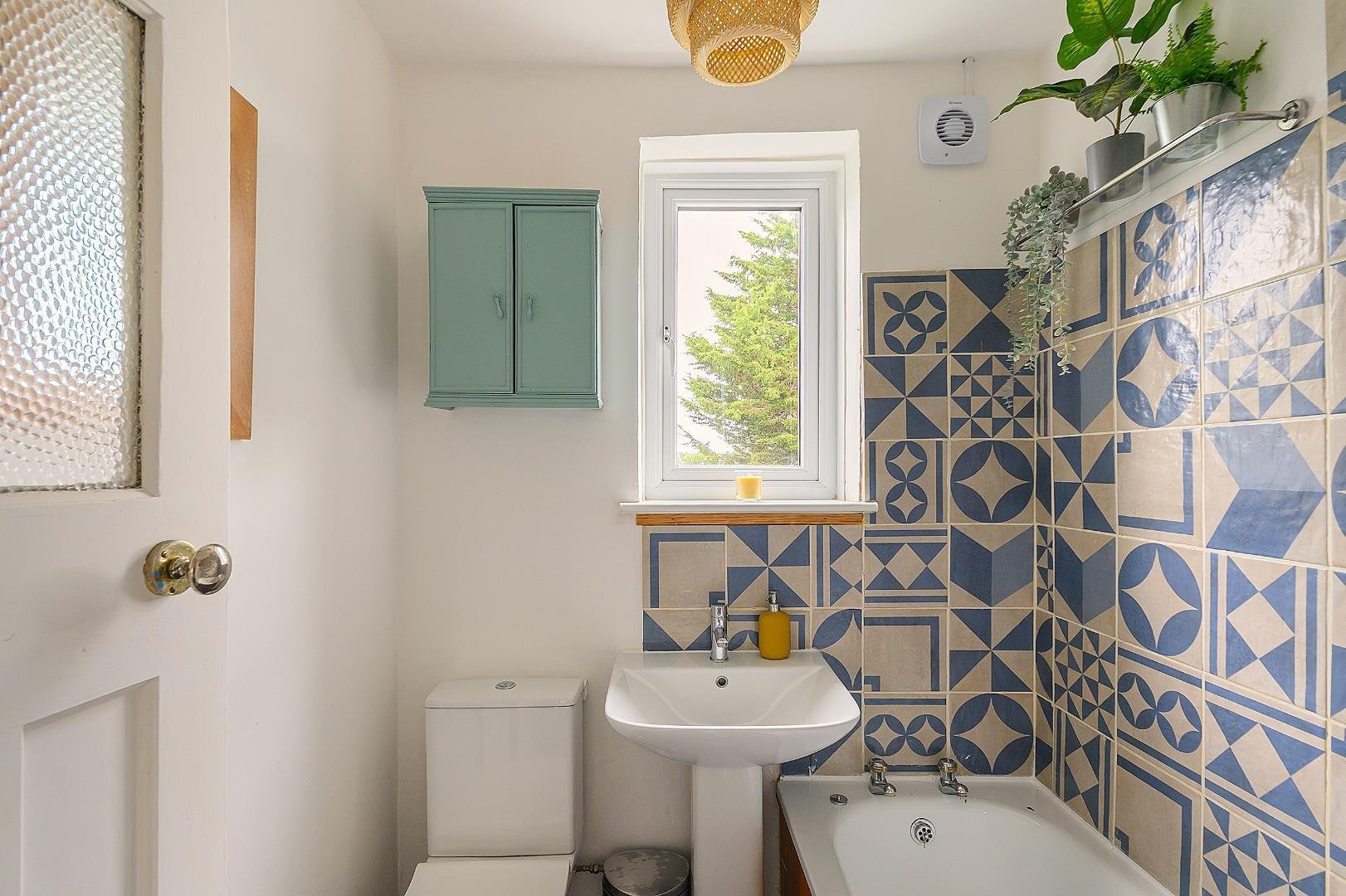 Everest avenue fishponds 34945366 0 e6 afs bathroom b