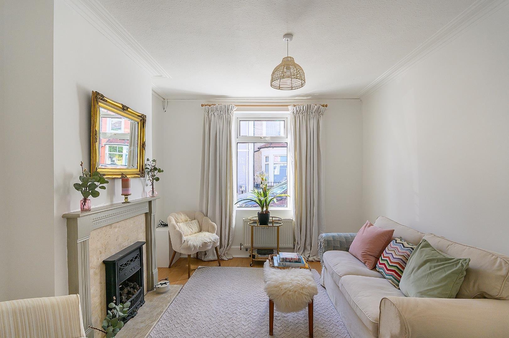 Exmoor street southville 34968084 2 e6 ssv living room e