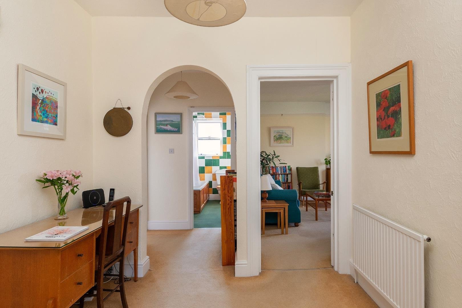 Fernbank road redland 33770381 7 f2 r1 rd hallway a
