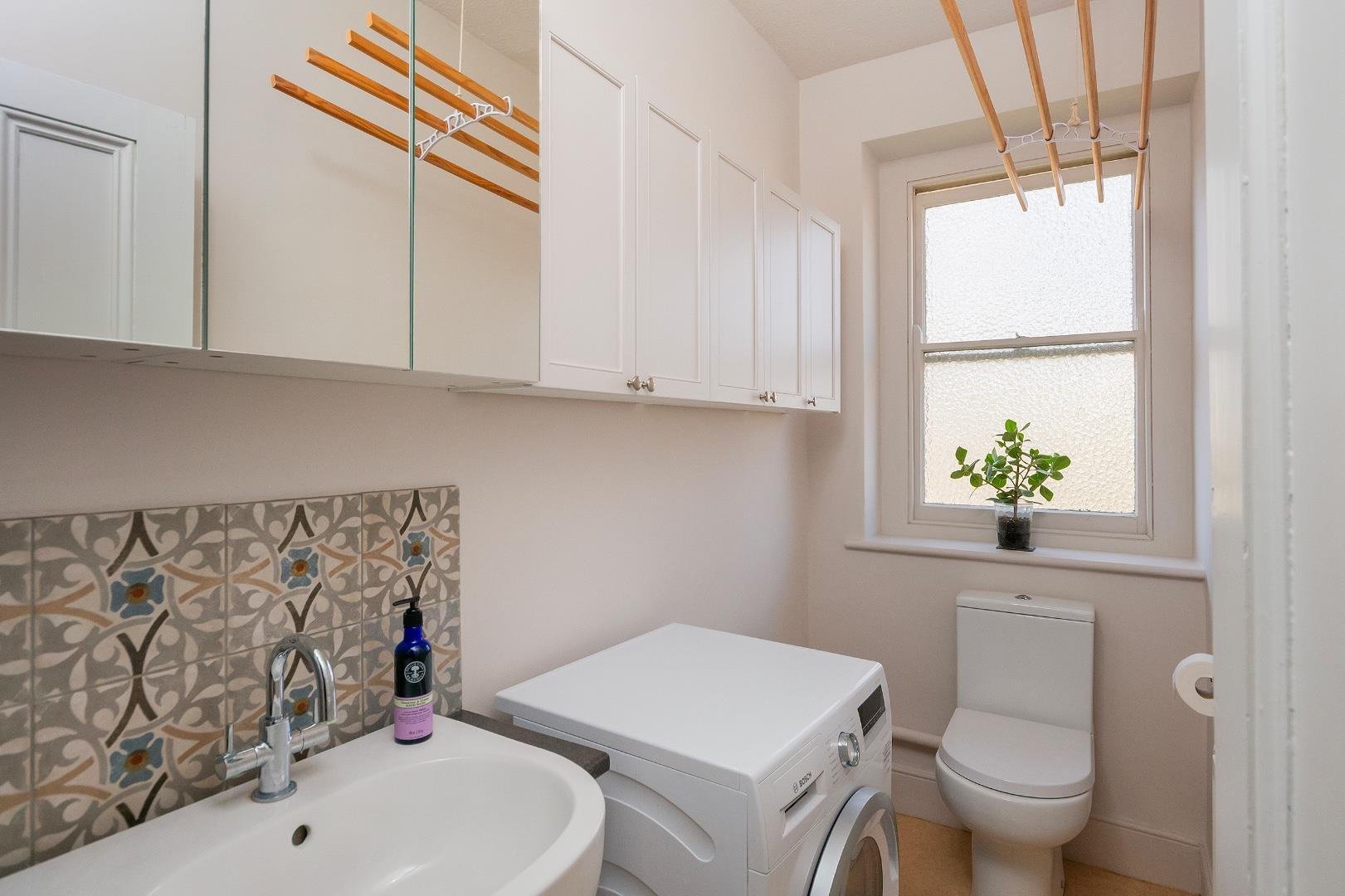 Fernbank road redland 33770381 7 f2 r1 rd utility wc b