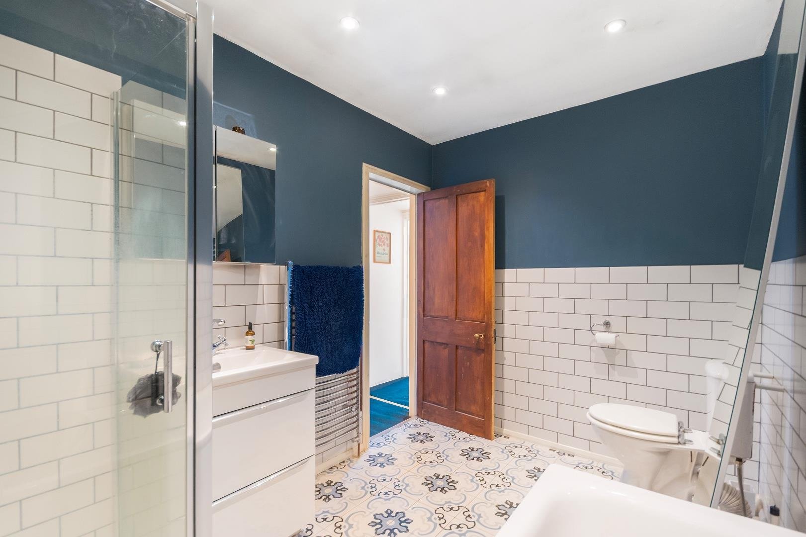 Fishponds road eastville 34656692 4 f7 rev bathroom a