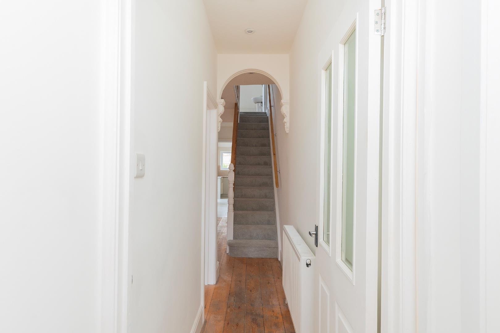 Garnet street bedminster 34708413 6 g4 sbr hallway a