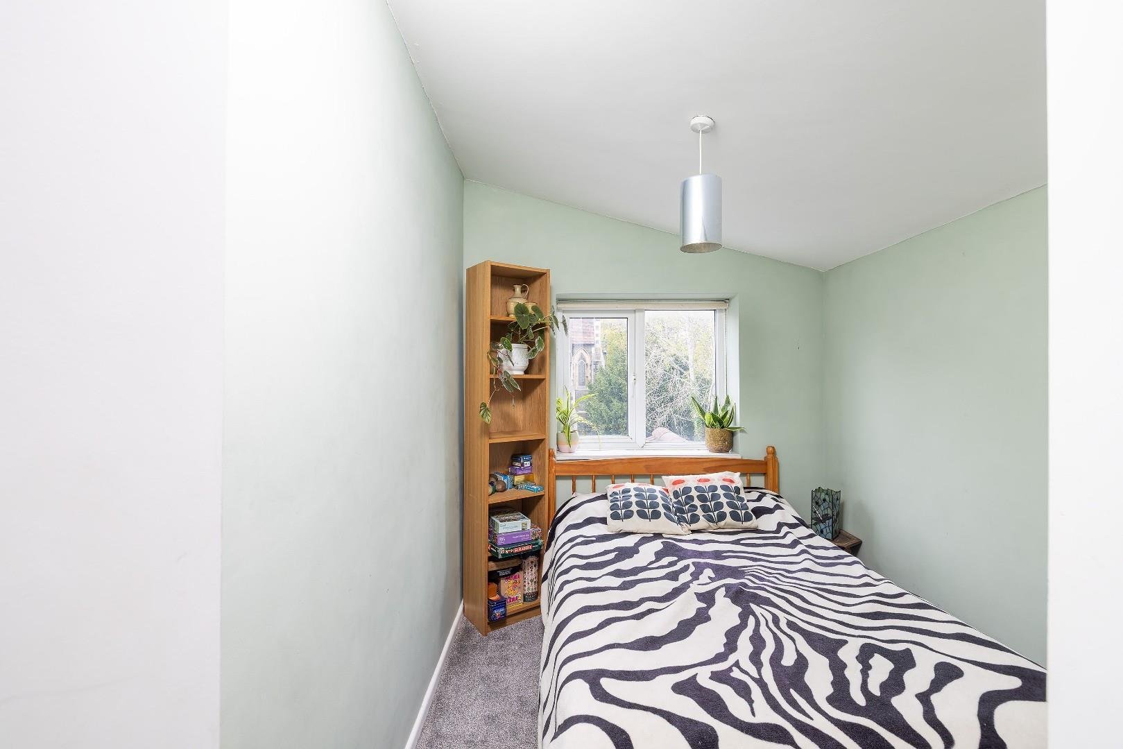 Grove park terrace fishponds 34284936 char7827