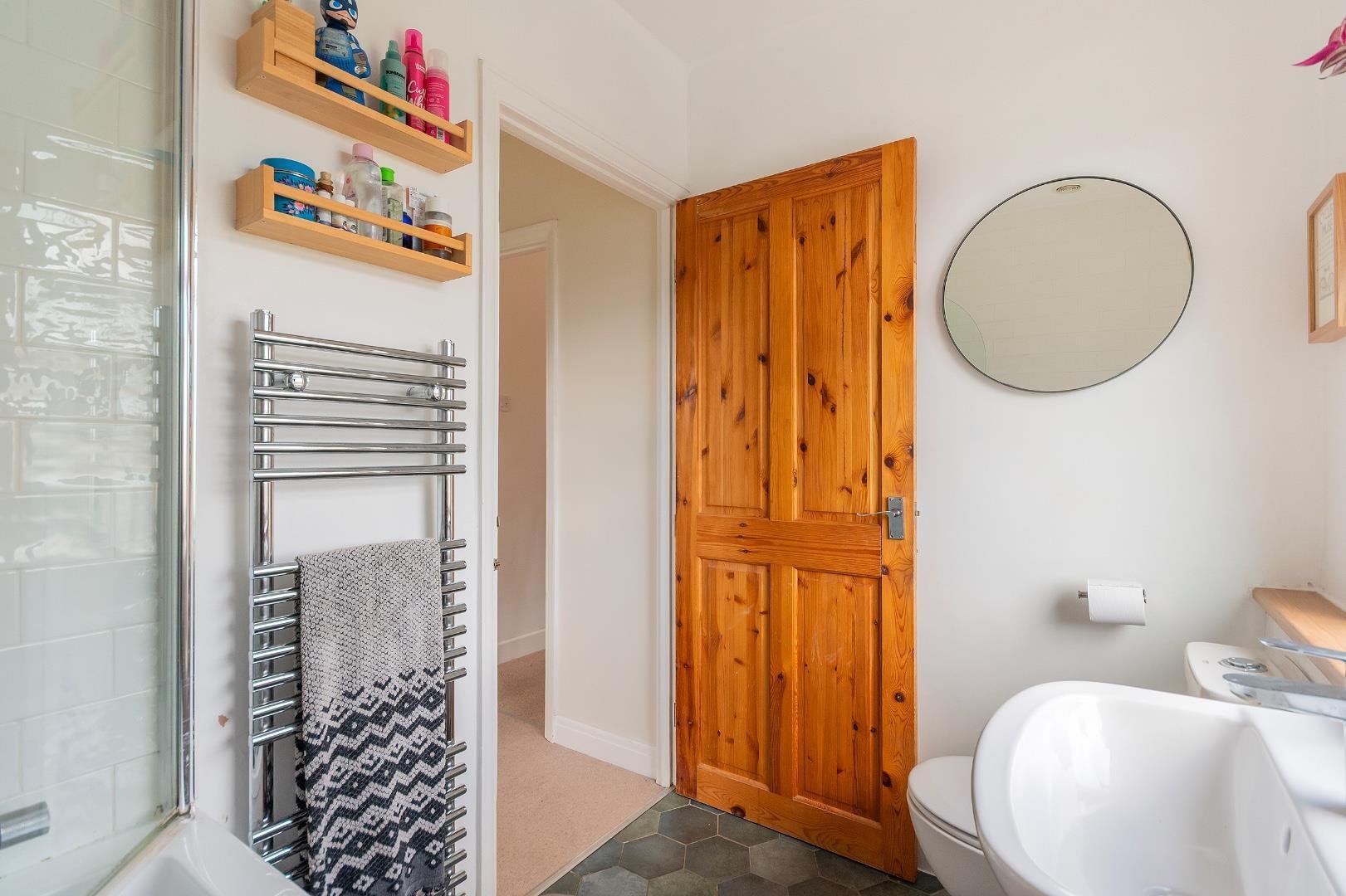 Halstock avenue fishponds 34578674 1 h8 afs bathroom a
