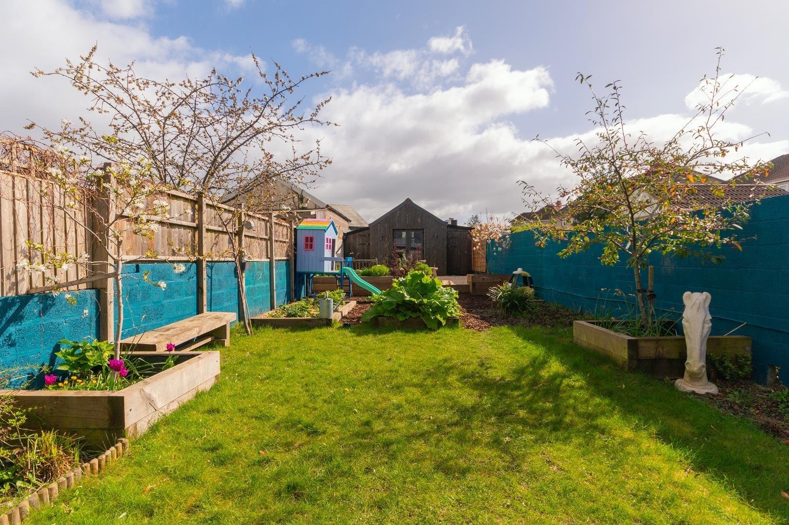 Halstock avenue fishponds 34578674 1 h8 afs external g