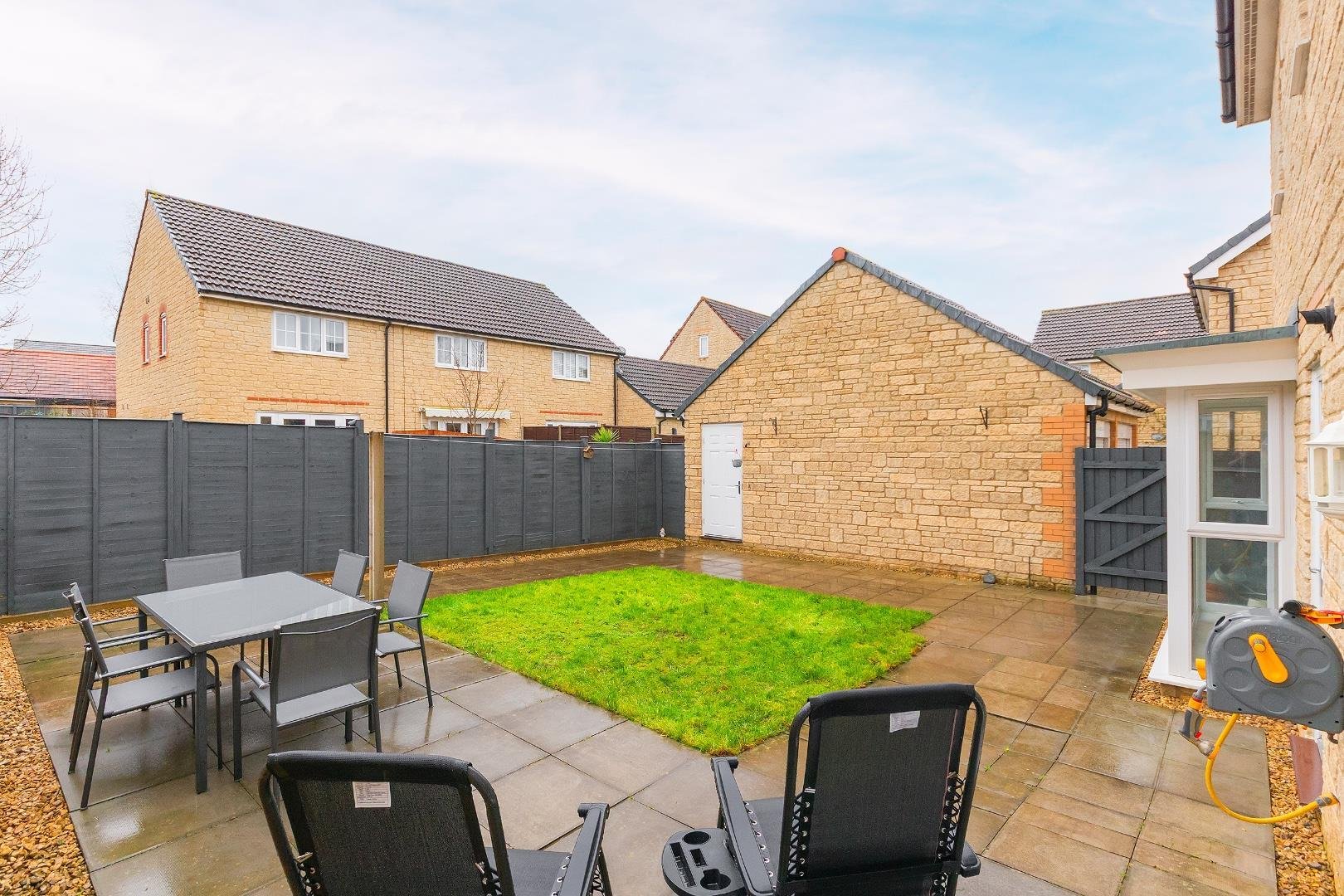 Hamilton way whitchurch village 34415981 3 h6 wwh external f