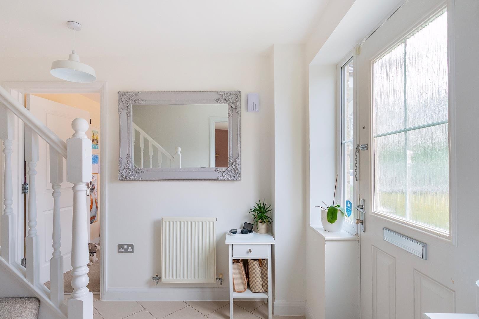 Hamilton way whitchurch village 34415981 3 h6 wwh hallway a