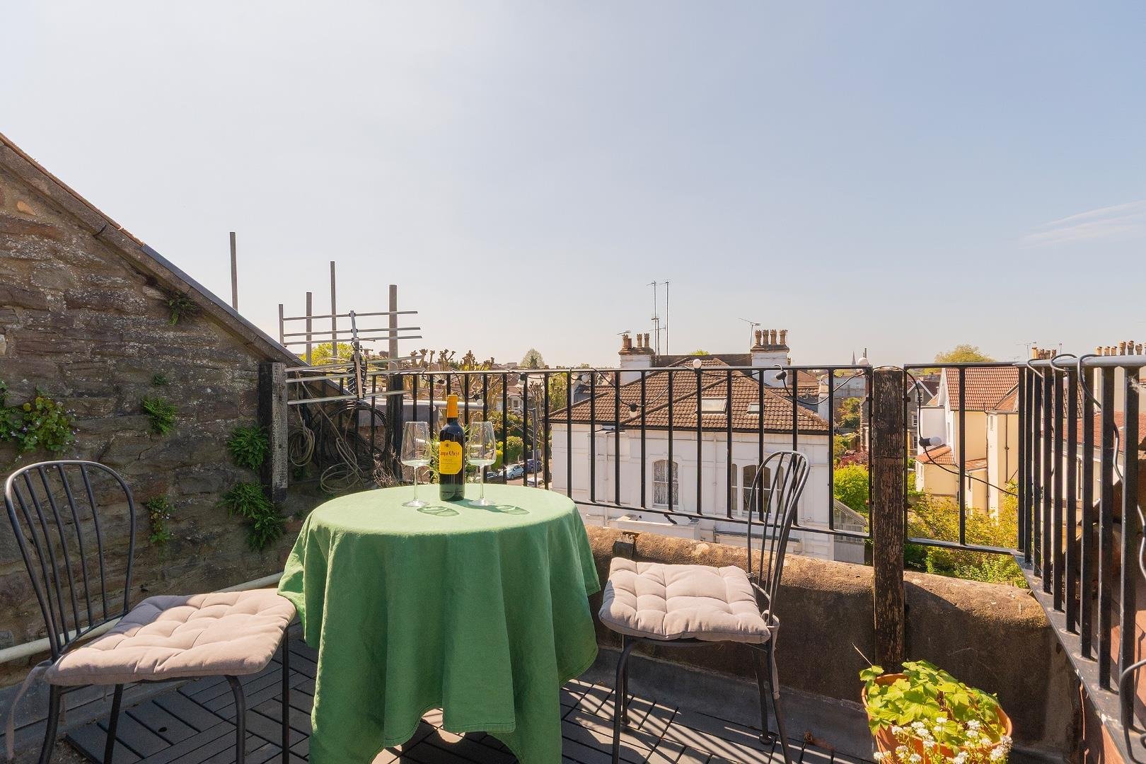 Hampton road redland 34638169 t4 f4 fhrrd balcony d