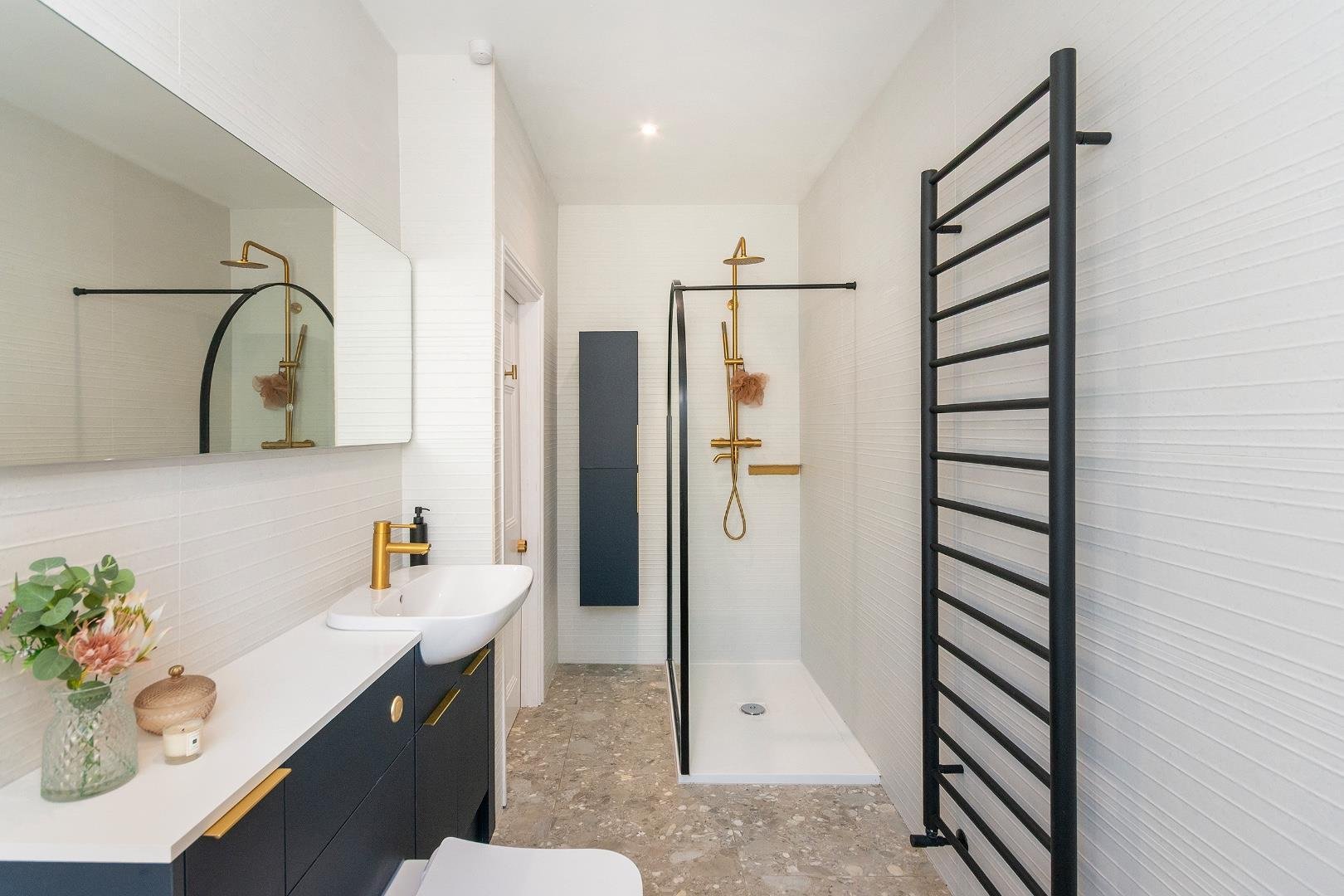 Hill road clevedon 34642869 1 h7 rcn bathroom a