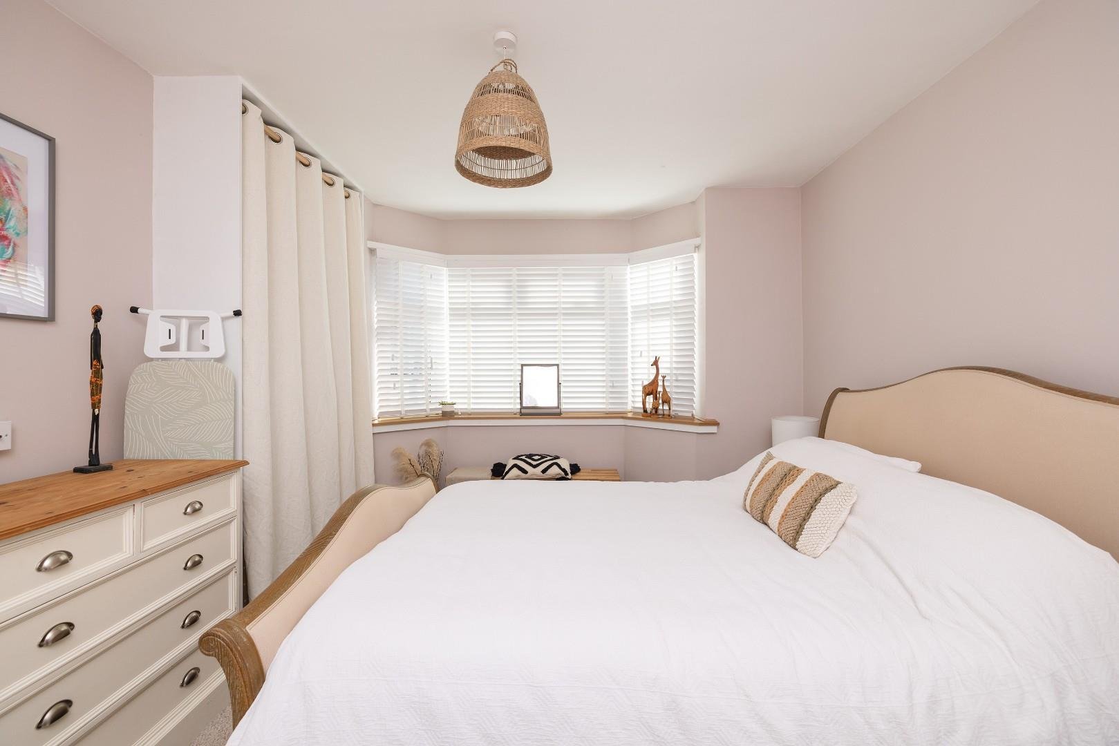 Ilchester crescent bedminster down 34369877 char9553