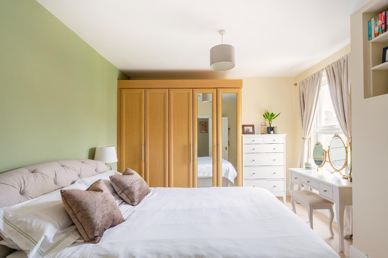 Kennington avenue bishopston 33565552 f4 f7 fkabn bedroom c