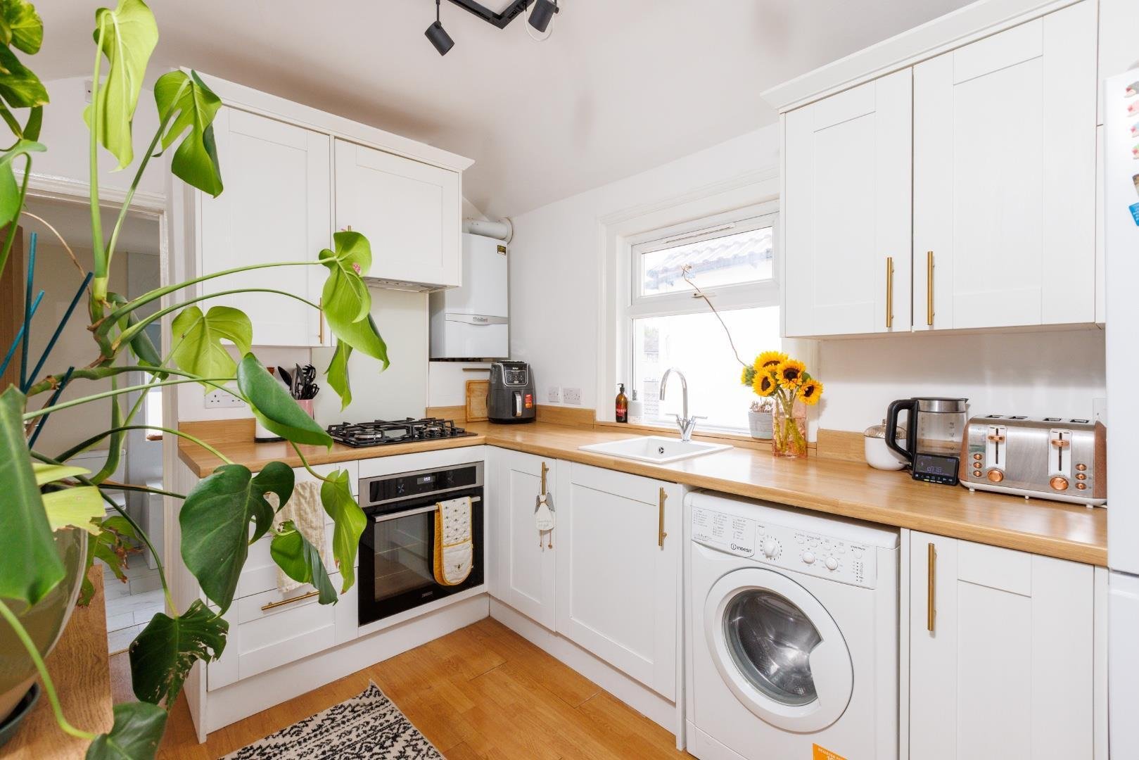 Laurel street kingswood 34932159 fff 14 laurel street 12