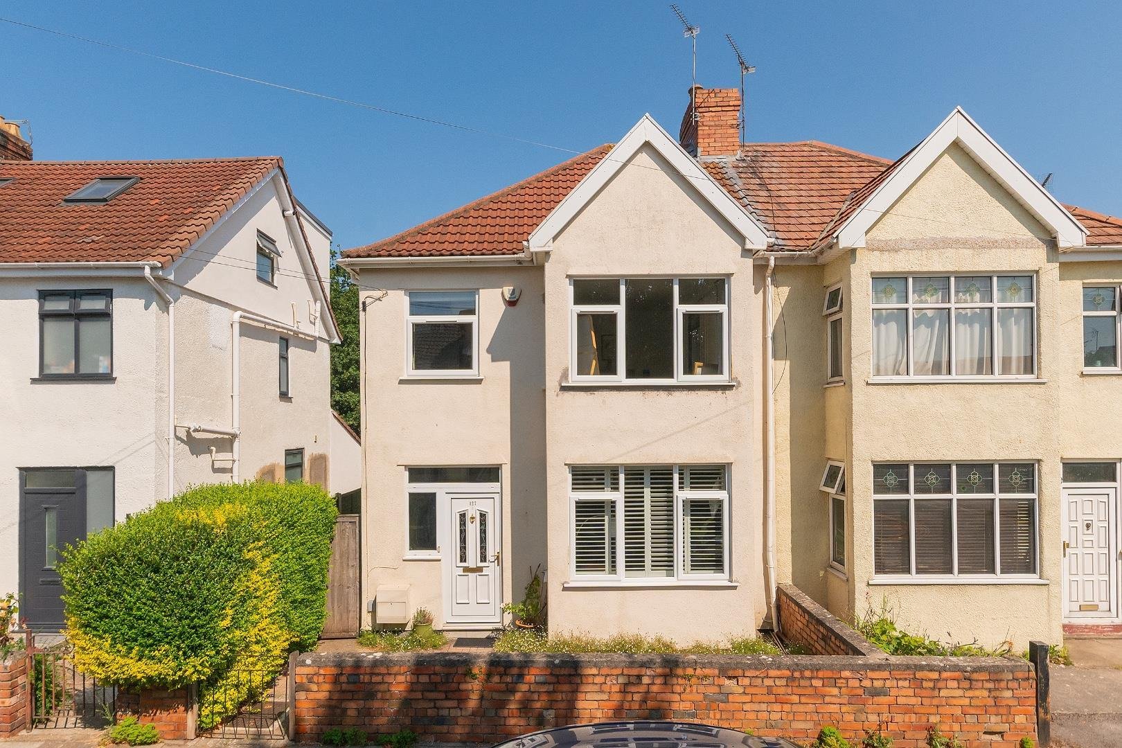 Lawn road fishponds 34837421 1 l2 r7 fs external c