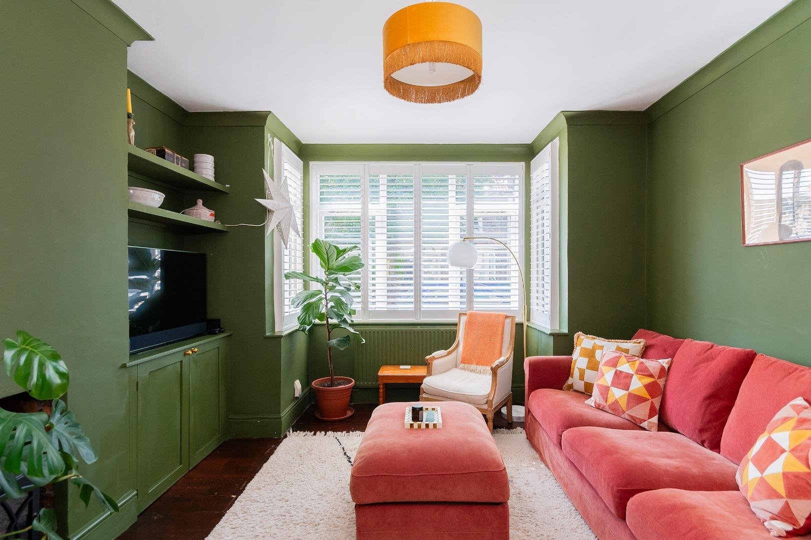 Lawn road fishponds 34837421 1 l2 r7 fs living room e