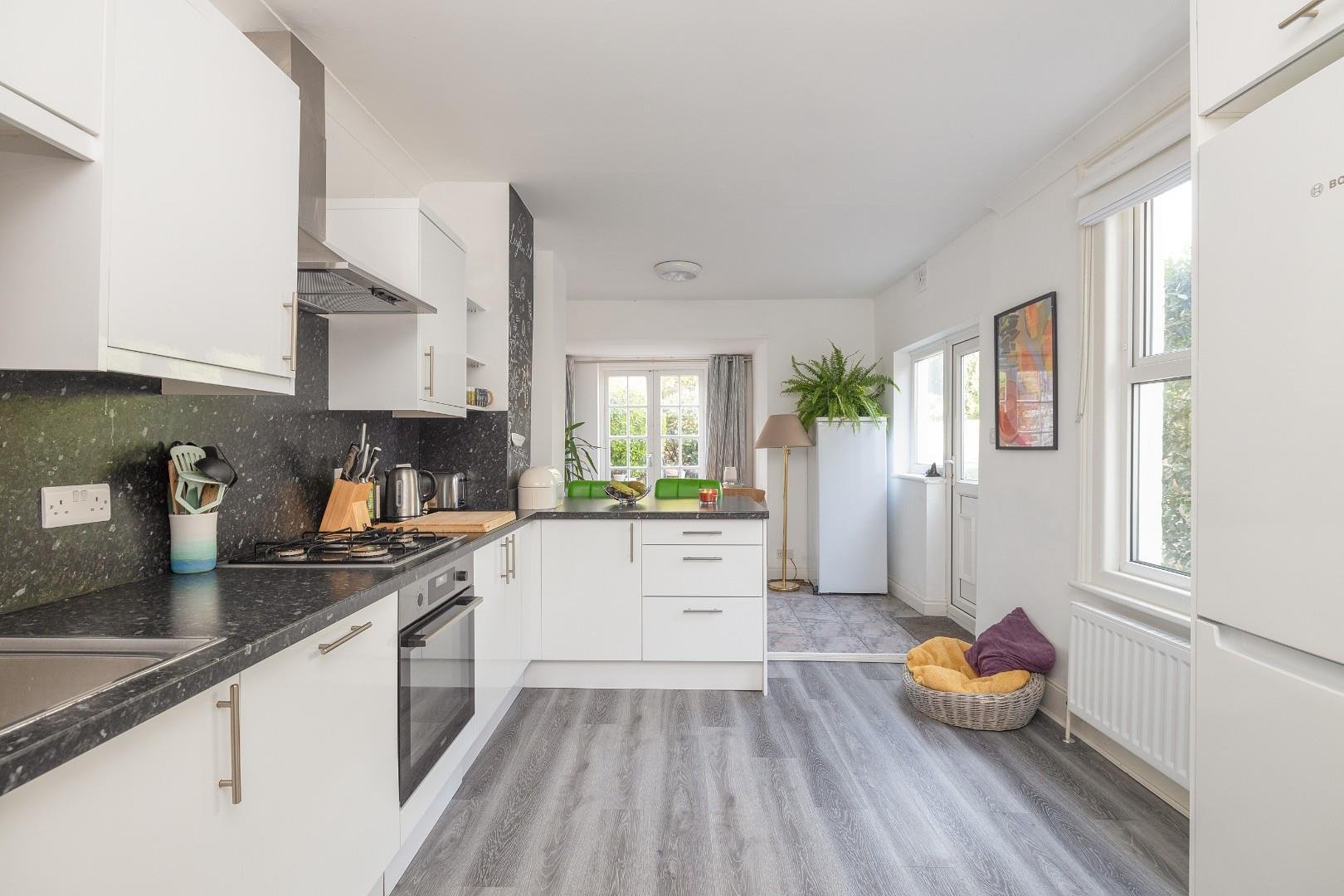 Leighton road southville 33460423 cd7 a6476