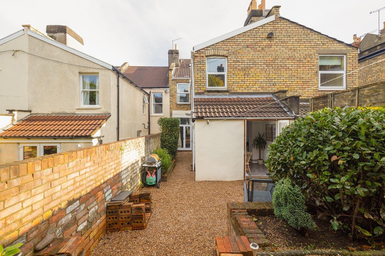 Leighton road southville 33460423 cd7 a6490