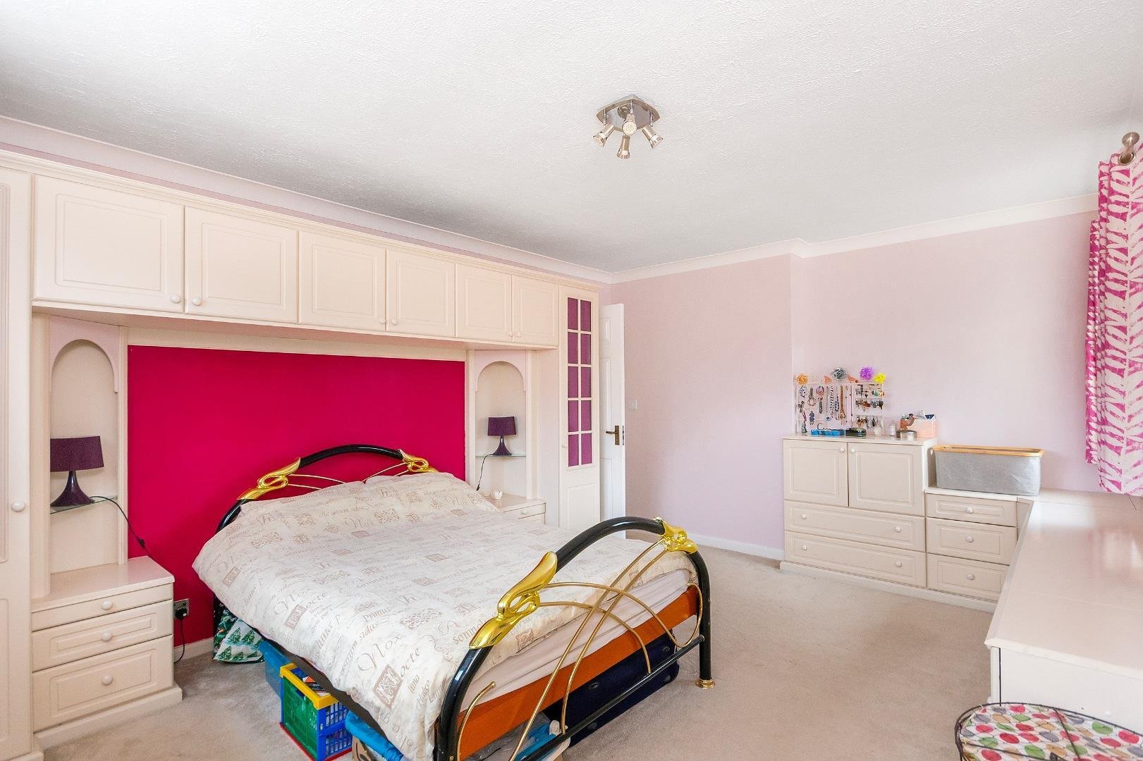 Long acres close coombe dingle 34488381 1 l7 accd bedroom k