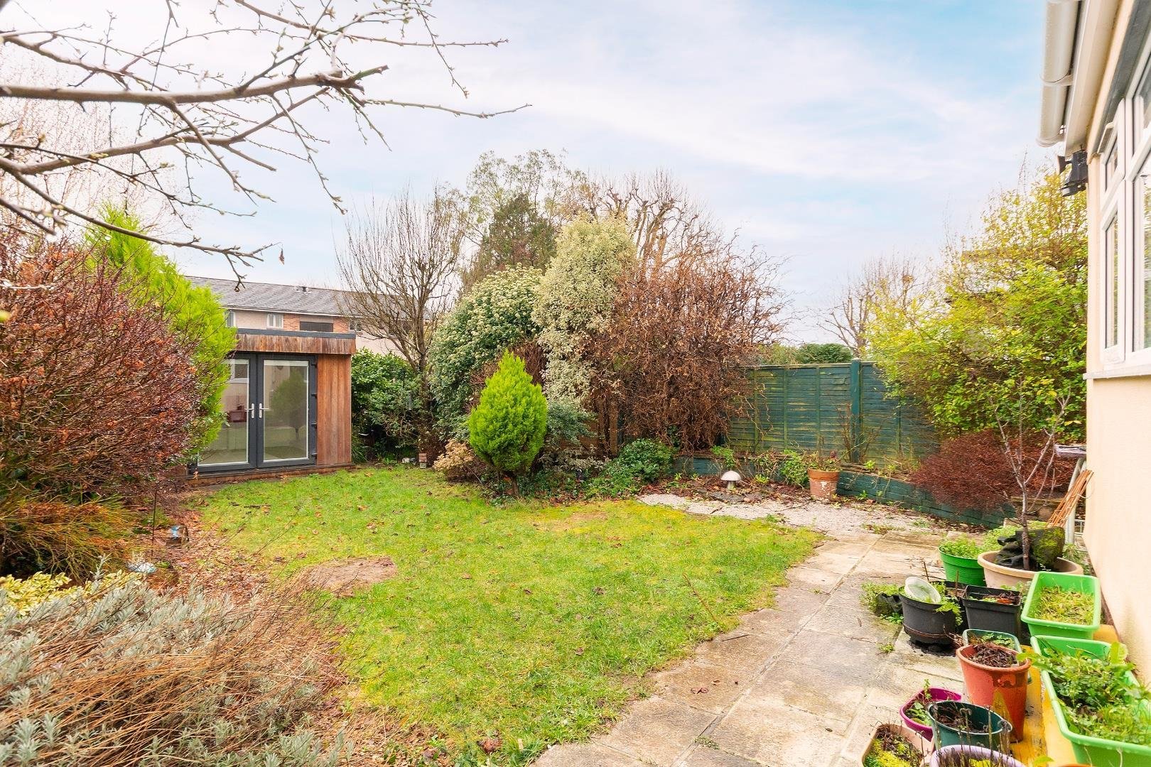 Long acres close coombe dingle 34488381 1 l7 accd external g