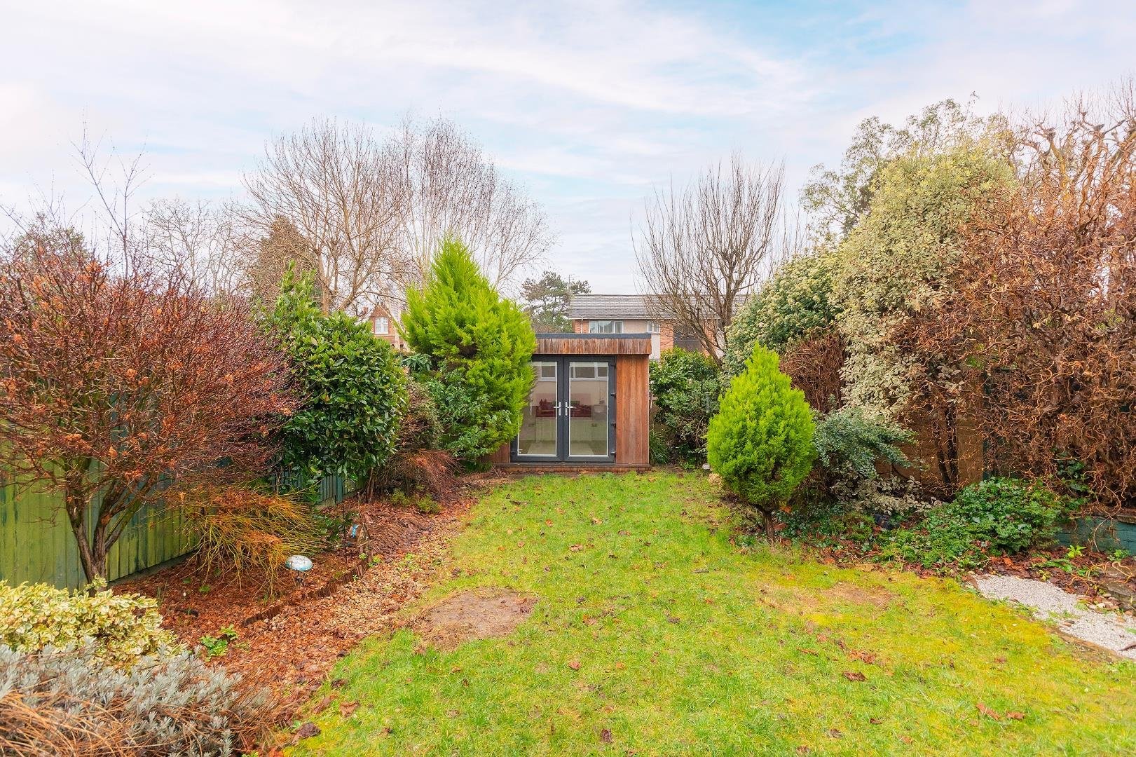 Long acres close coombe dingle 34488381 1 l7 accd external h