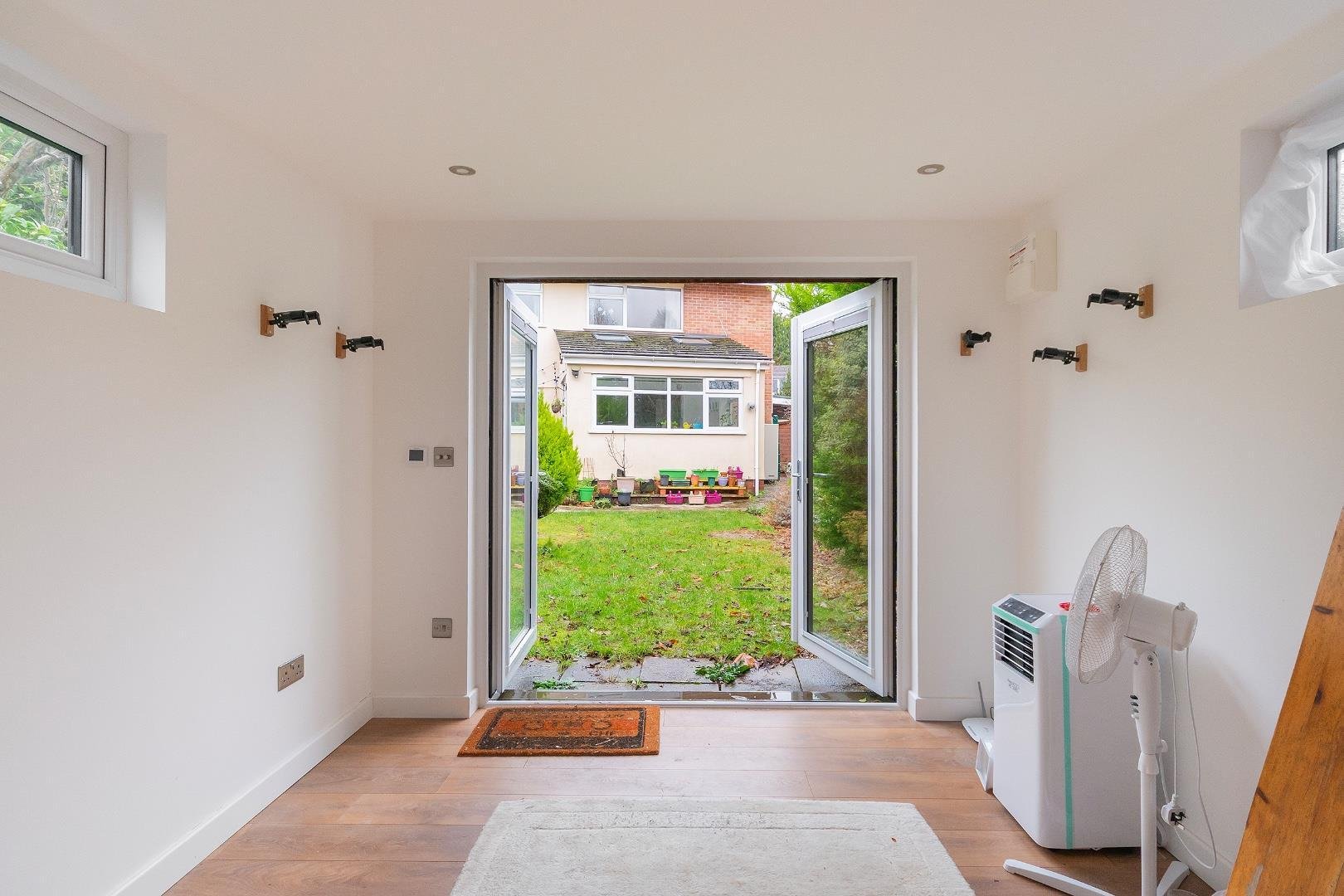 Long acres close coombe dingle 34488381 1 l7 accd garden room a