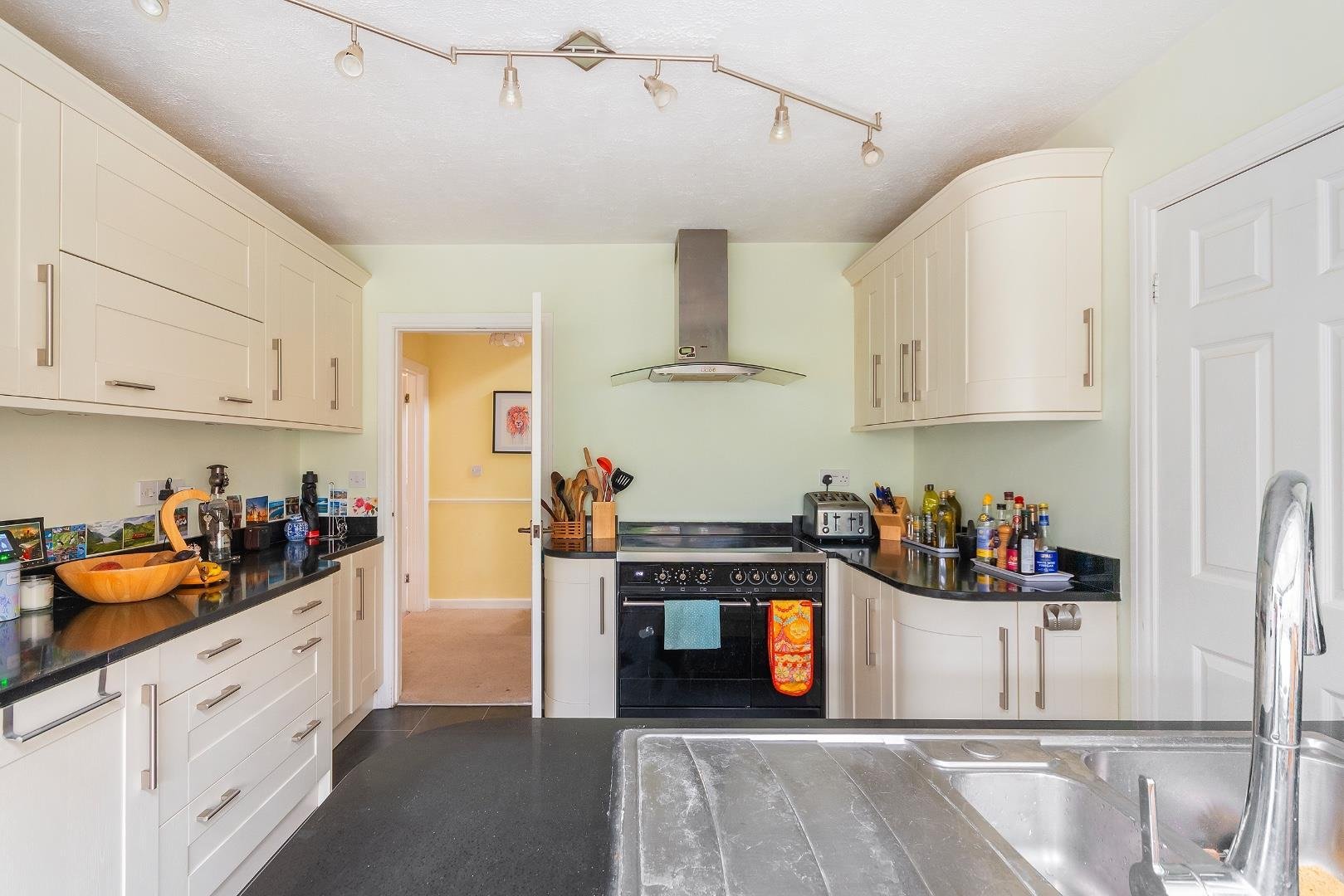 Long acres close coombe dingle 34488381 1 l7 accd kitchen diner b