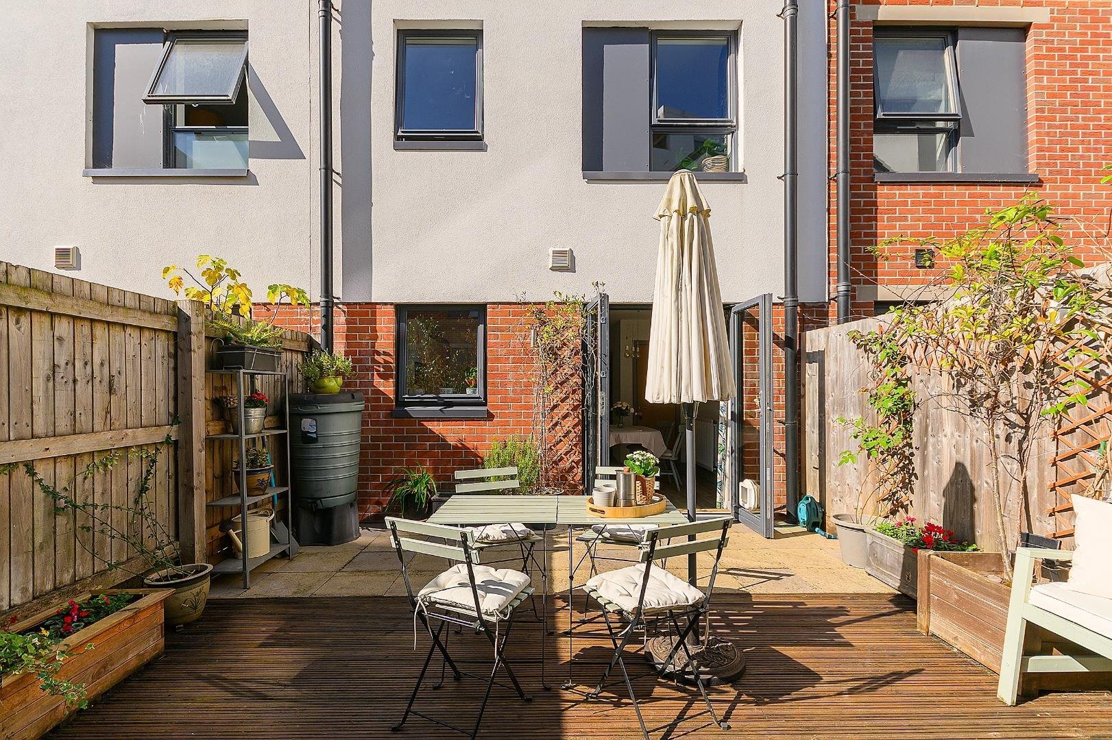 Paintworks arnos vale 34946722 2 p6 w6 av external b