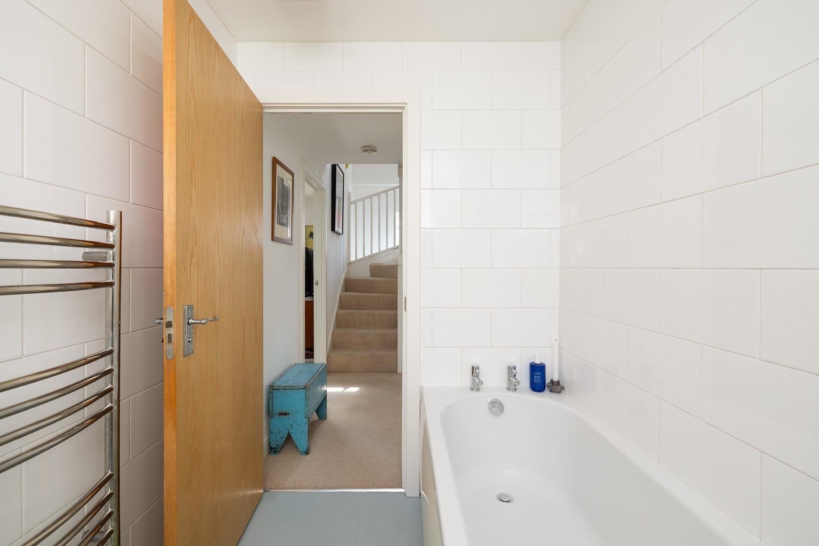 Picton lane montpelier 34039093 24charl n
