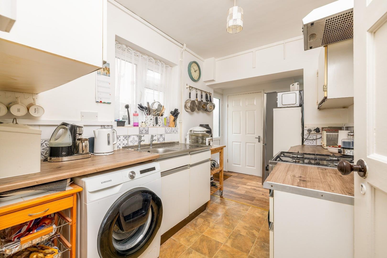 Radley road fishponds 34199290 014 a5767 hdr