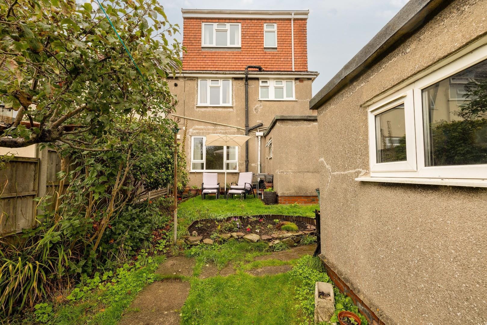 Radley road fishponds 34199290 014 a5925 hdr