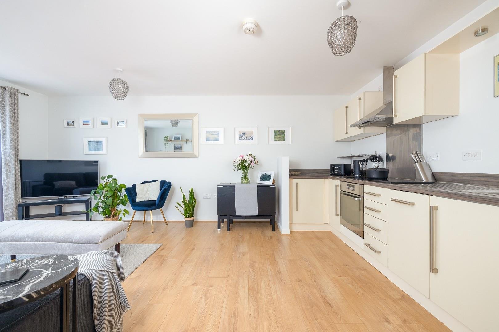 Ratcliffe court old market 33894015 00009 cd7 a9526