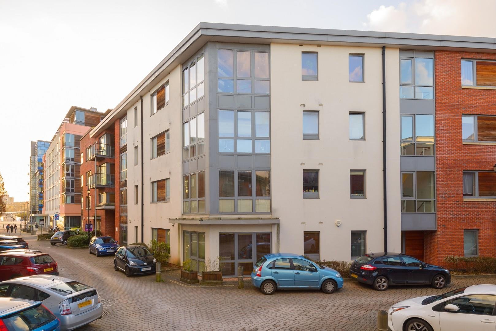 Ratcliffe court old market 34004383 truoceffilctar221 external 1