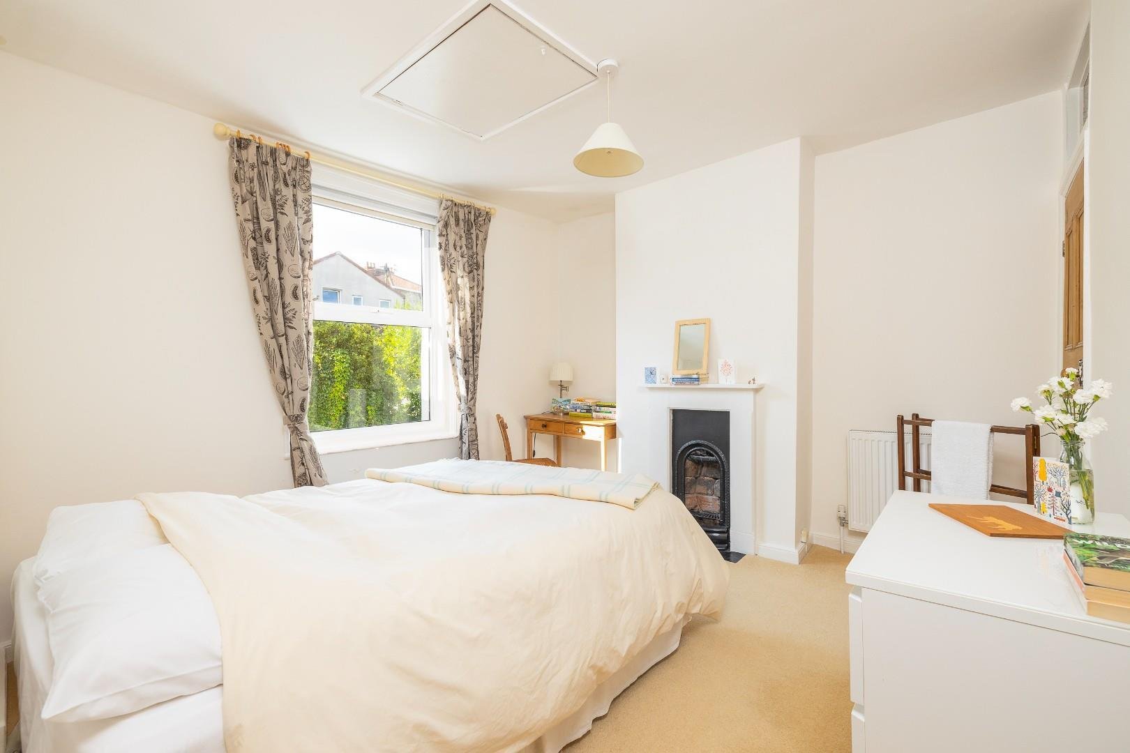 Sydenham road knowle 32562745 cd7 a4054