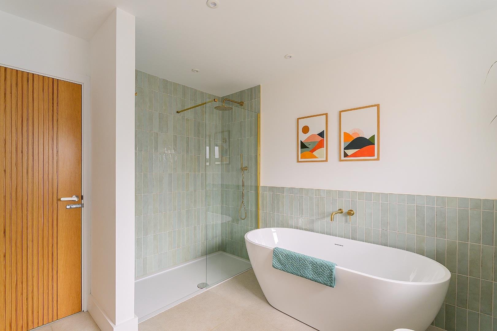 The avenue clevedon 34009680 4 t7 acn bathroom a