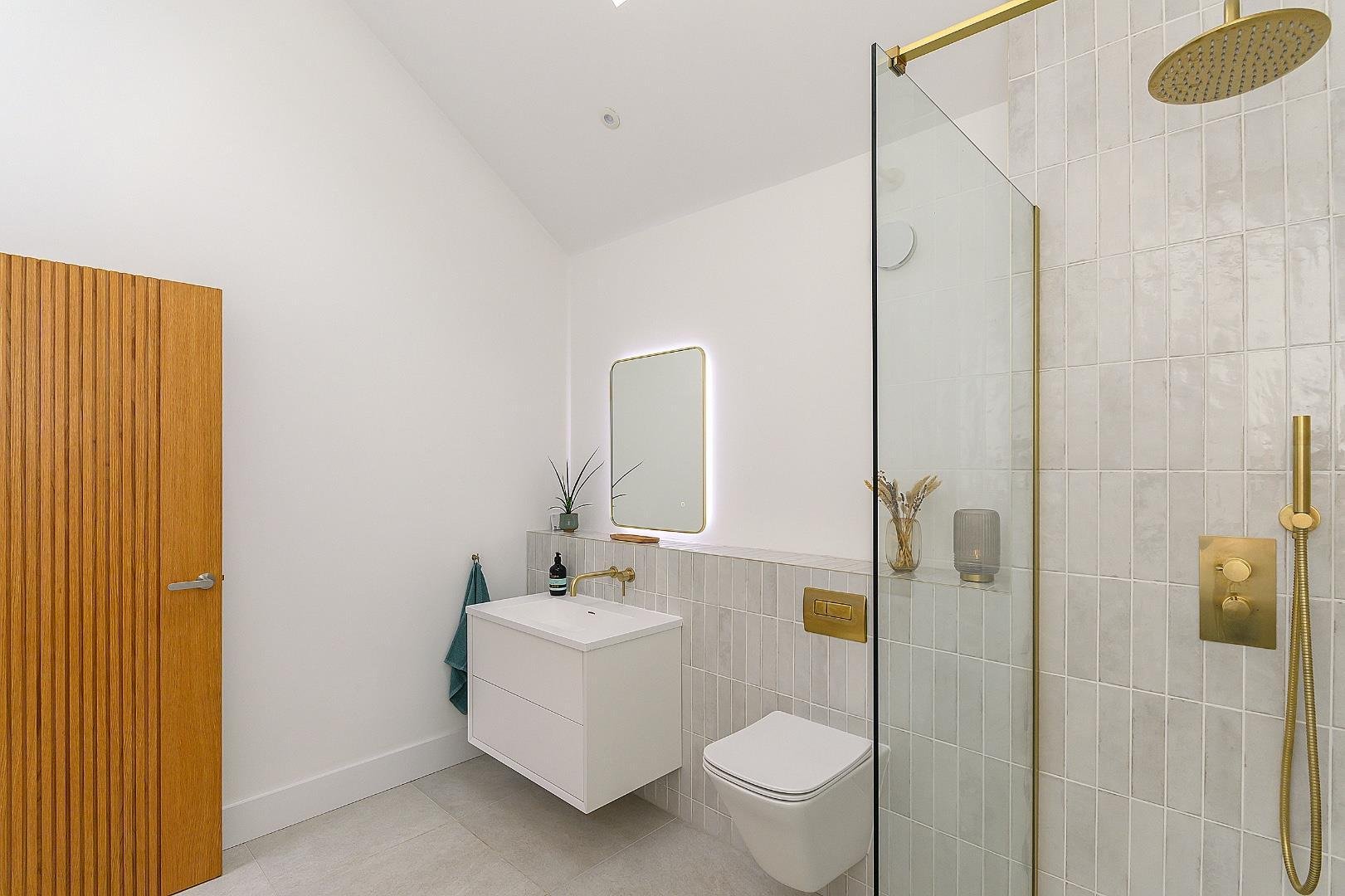 The avenue clevedon 34009680 4 t7 acn bathroom i