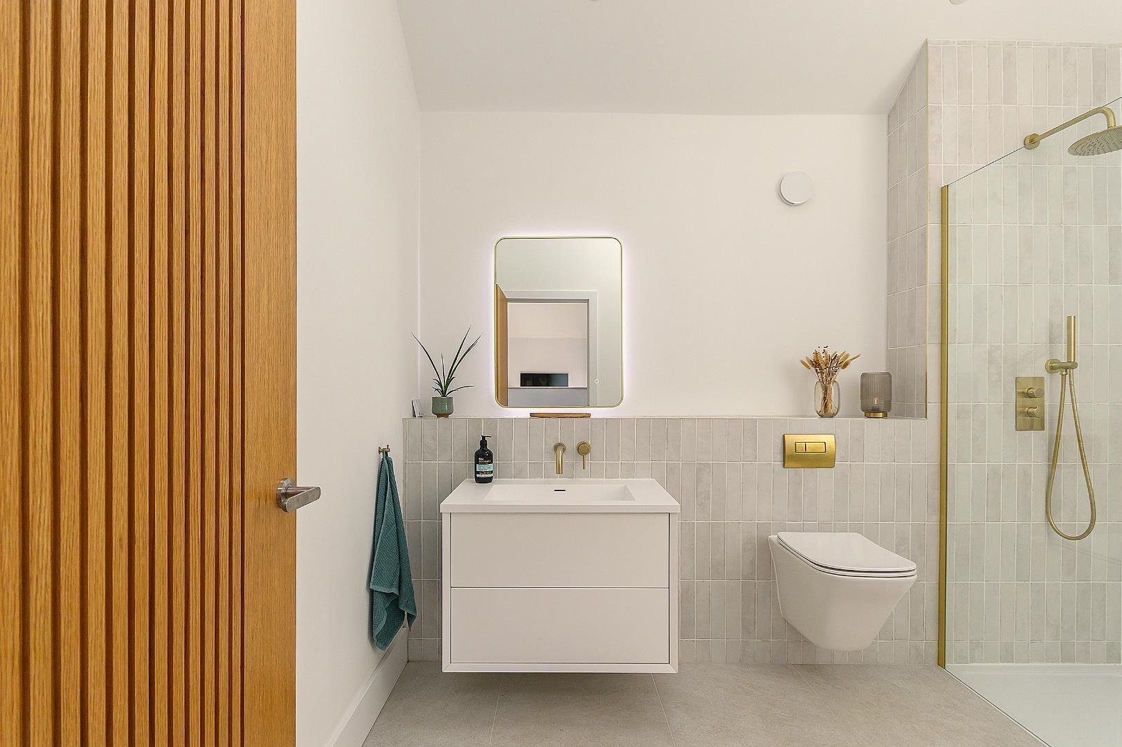 The avenue clevedon 34009680 4 t7 acn bathroom j