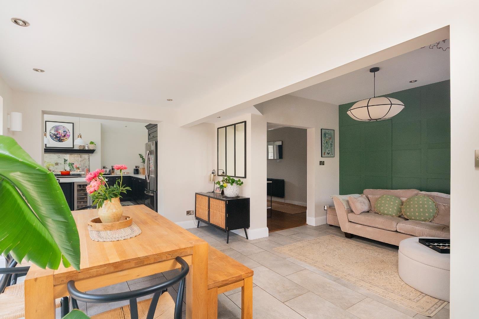 The avenue clevedon 34675052 1 t8 acn dining area a