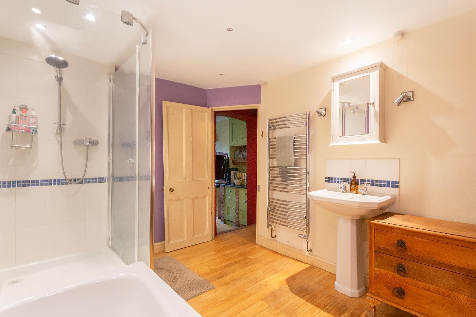 Upper cheltenham place montpelier 33932600 4 u0 cpmr bathroom a