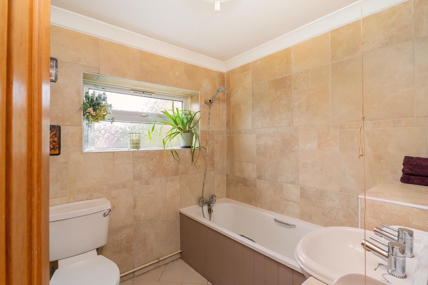 Vauxhall terrace southville 34283582 0 w1 sse bathroom c