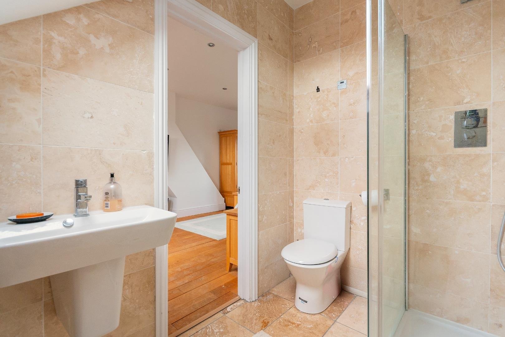 Woodbridge road knowle 34085149 2 w4 rke ensuite b