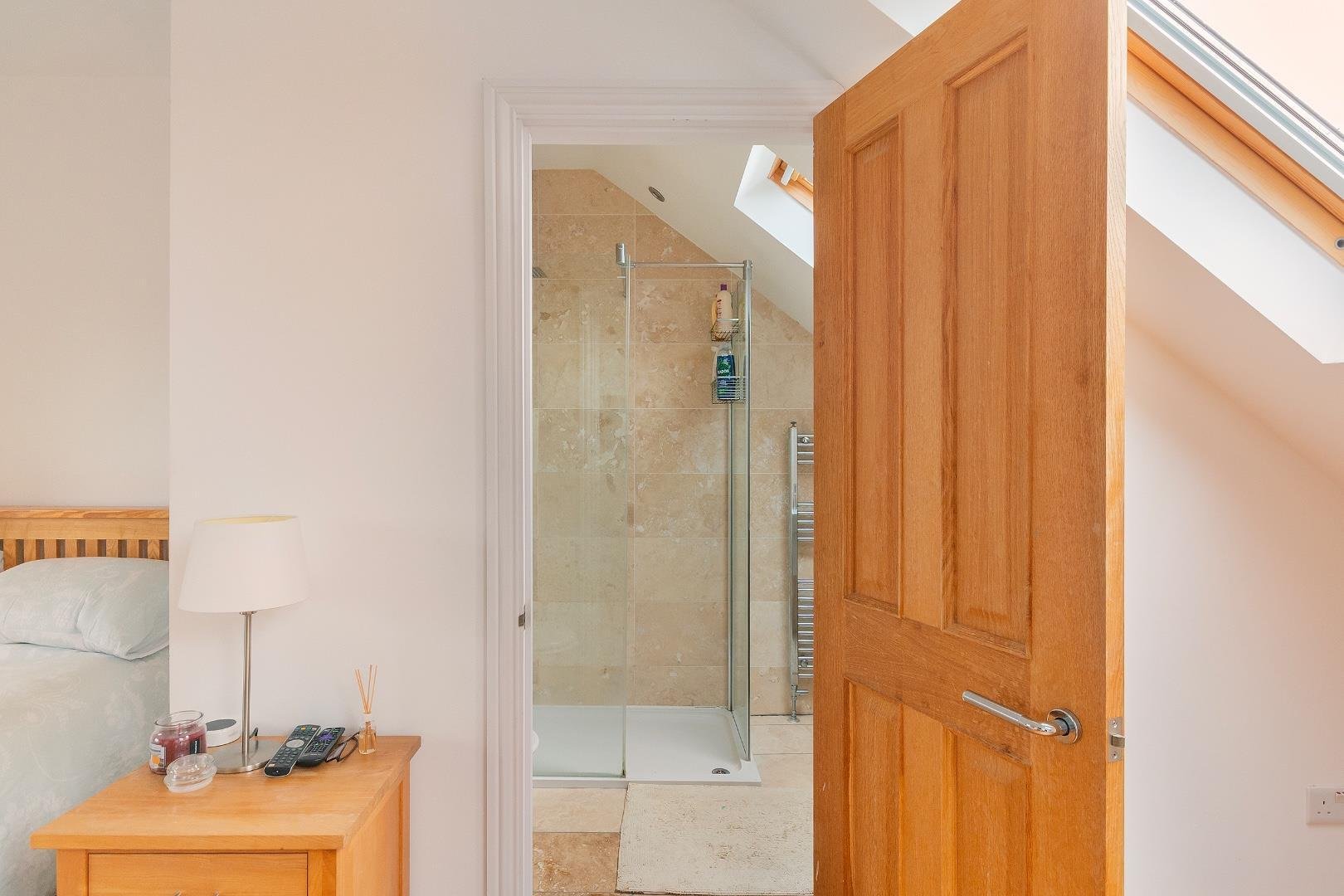 Woodbridge road knowle 34085149 2 w4 rke ensuite c